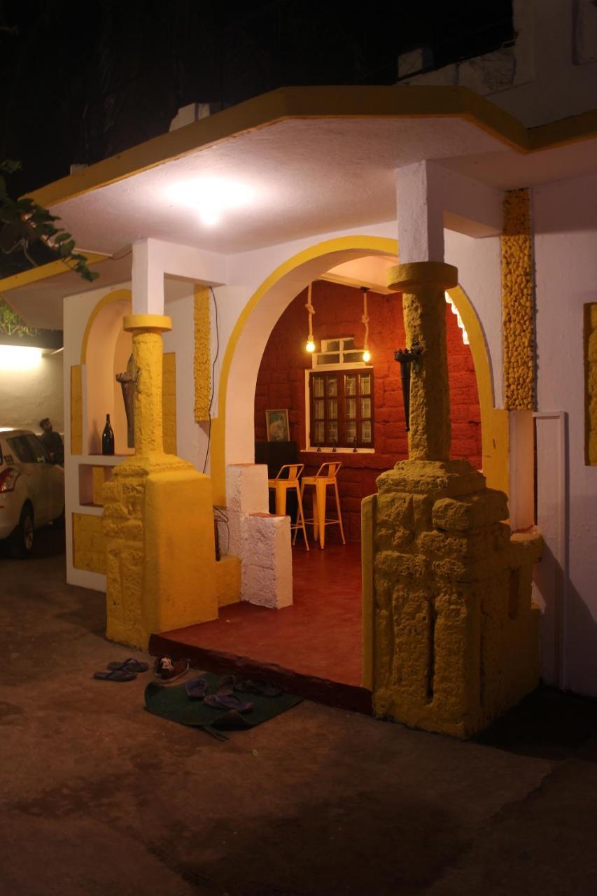 Aerostel - Backpacker'S Hostel In Goa Калангуте Екстериор снимка