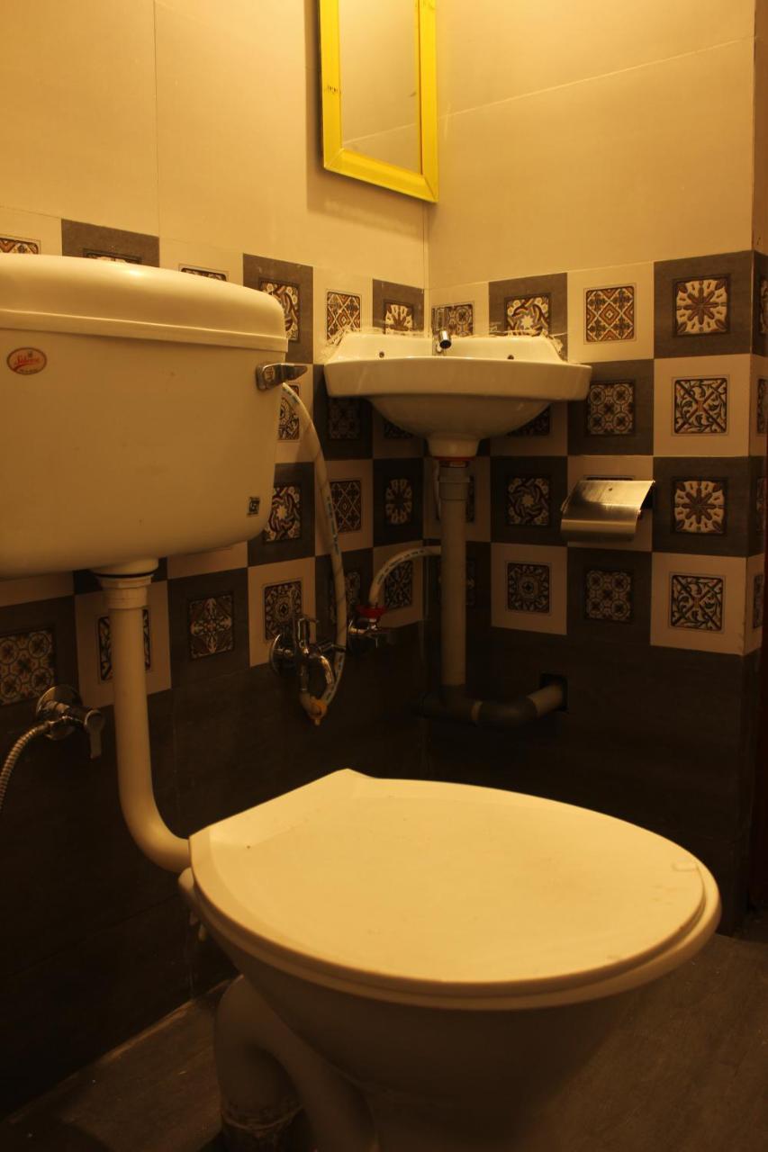 Aerostel - Backpacker'S Hostel In Goa Калангуте Екстериор снимка